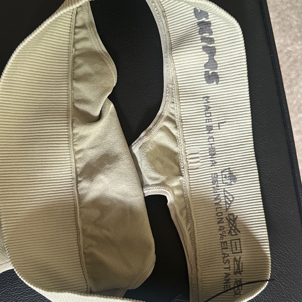 Skims Seamless Ribbed Waist Thong - Talc - Picture 4 of 5